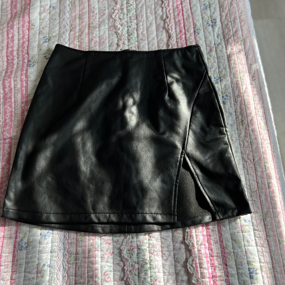 womens leather fitted mini skirt